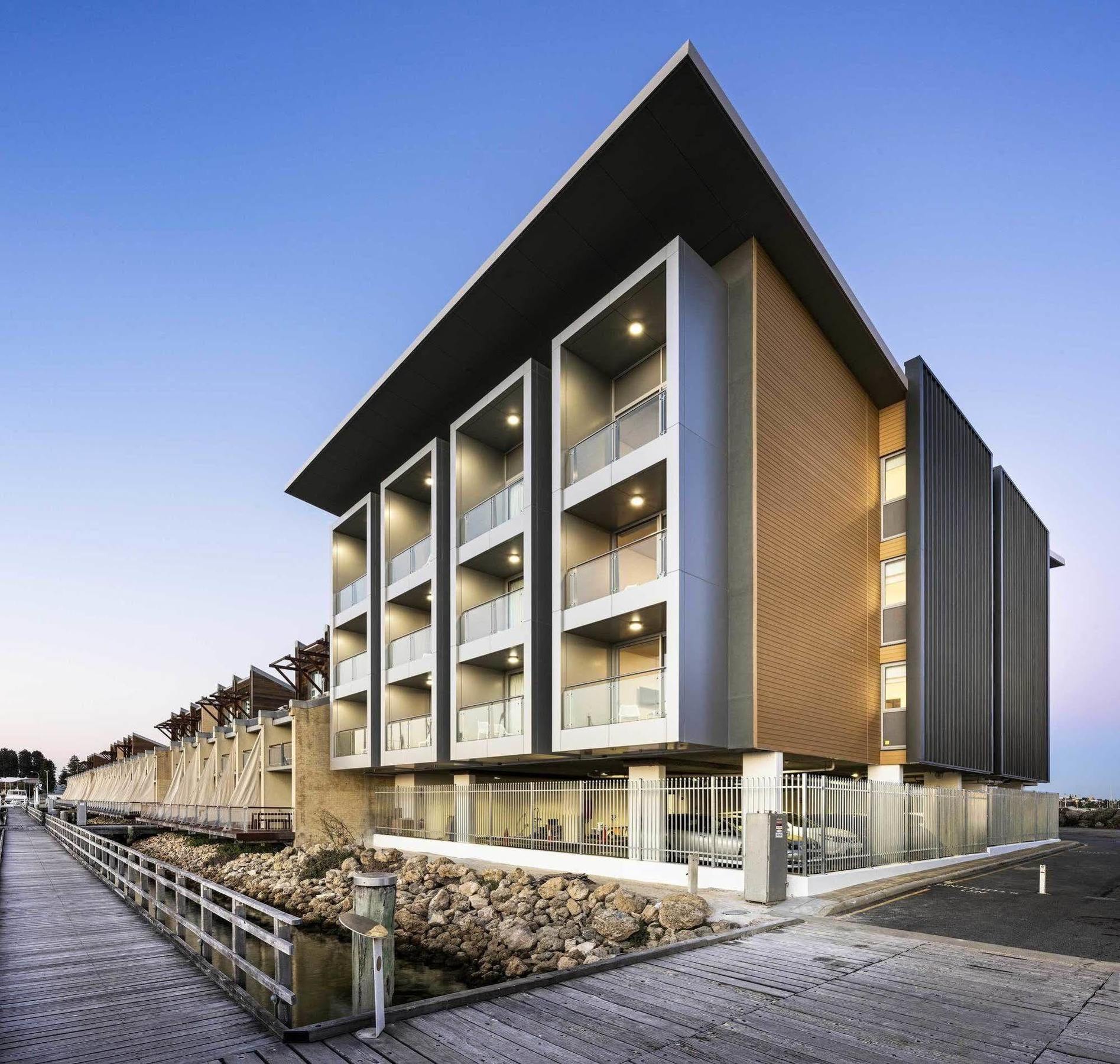 Be. Fremantle Aparthotel Buitenkant foto